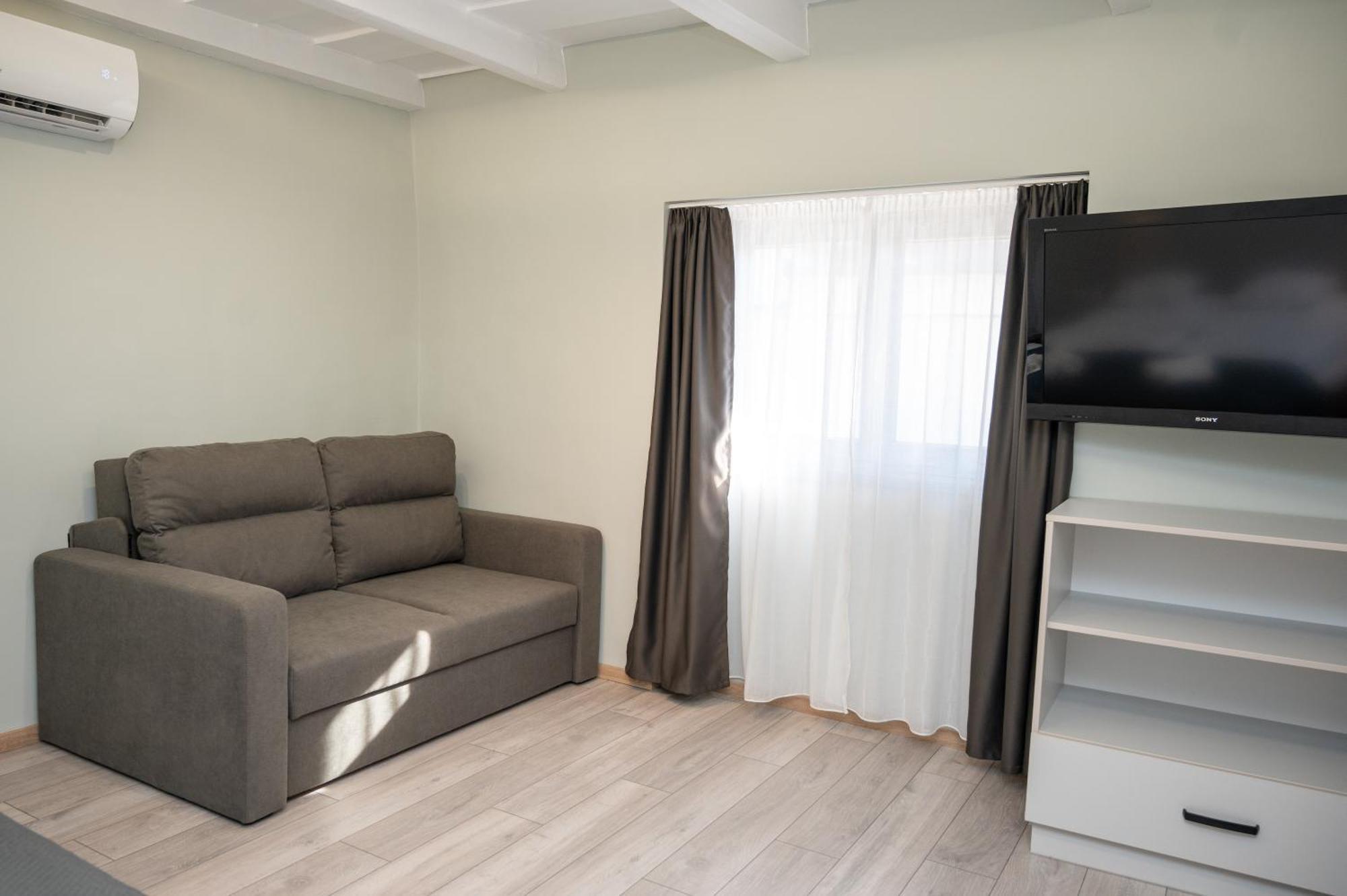 Tuenderkert Apartman Gyula Extérieur photo