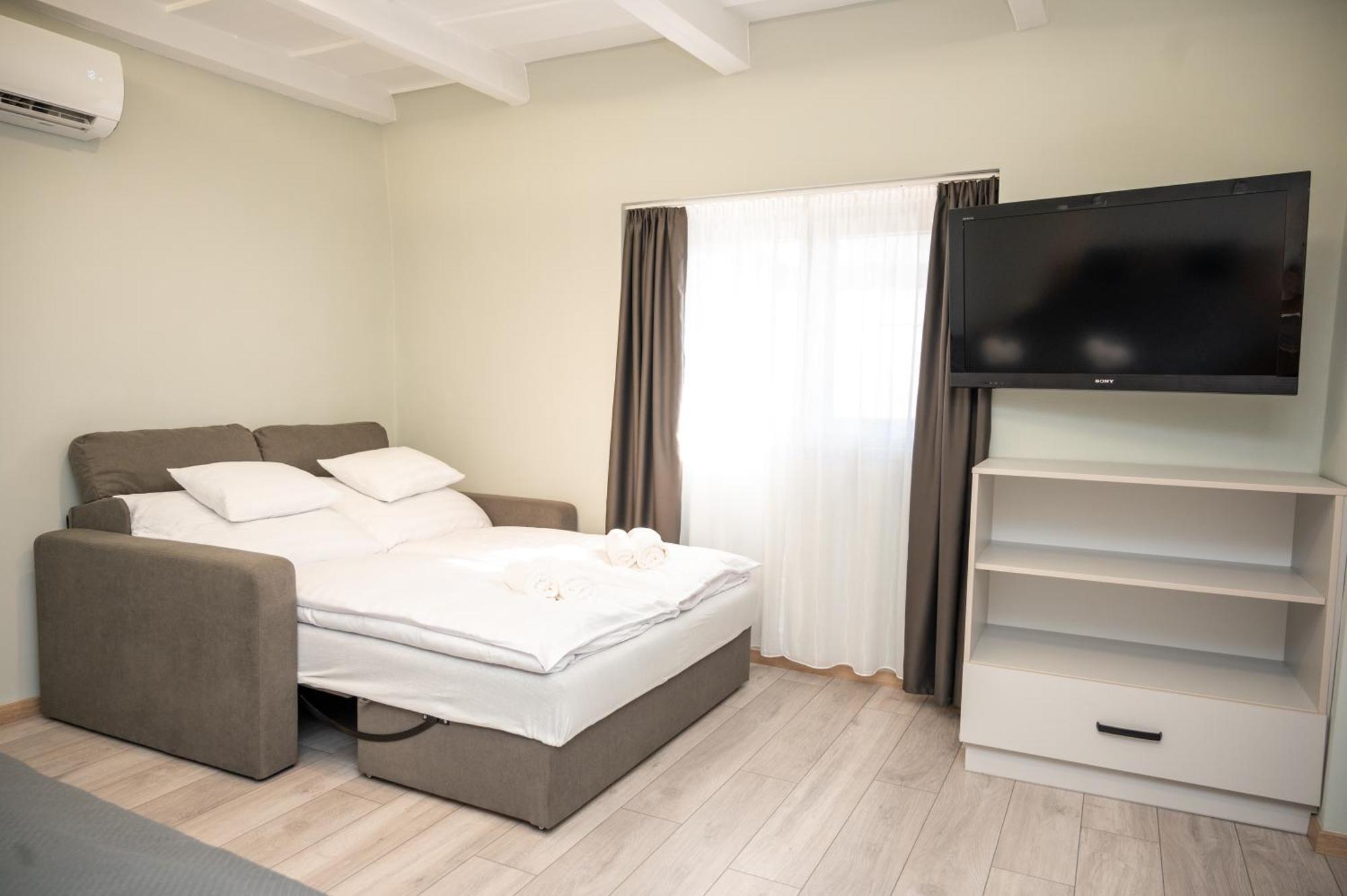 Tuenderkert Apartman Gyula Extérieur photo