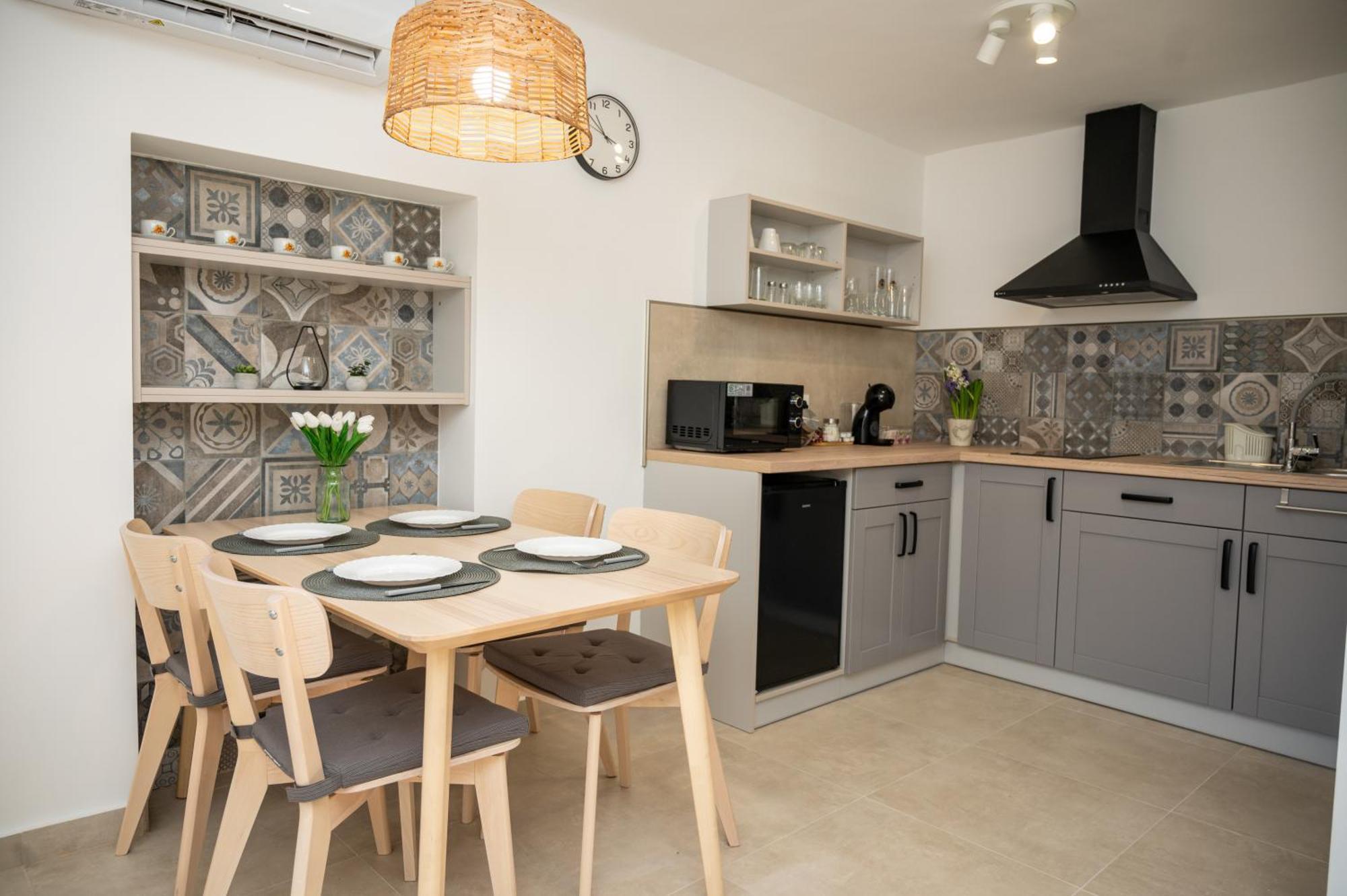 Tuenderkert Apartman Gyula Extérieur photo
